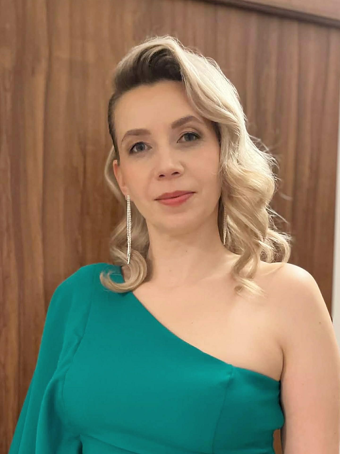Šárka Gottvaldová - Plesové líčení a účesy